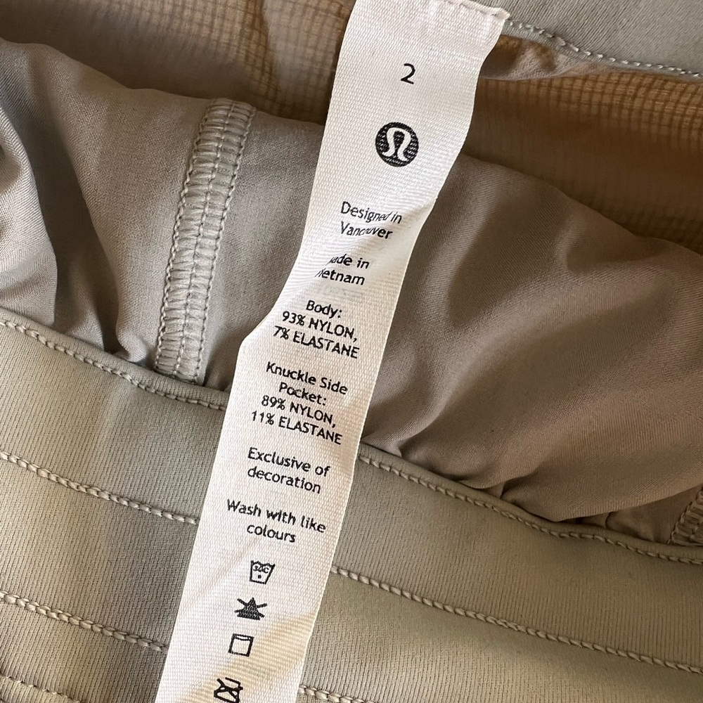 Nwot Lululemon Beige Patterned Drawstring Shorts - image 5